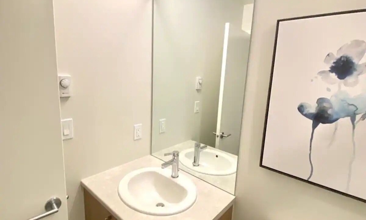 Photo of Bathroom in Booktown