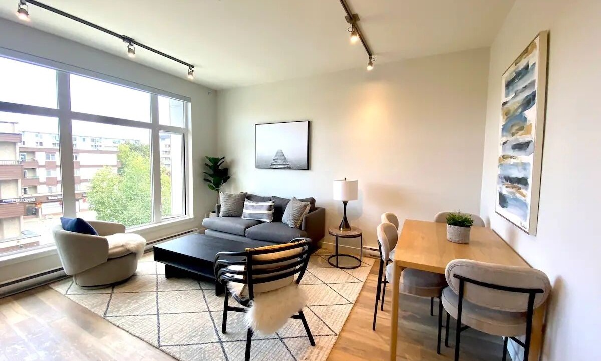 Photo of Livingroom in Booktown