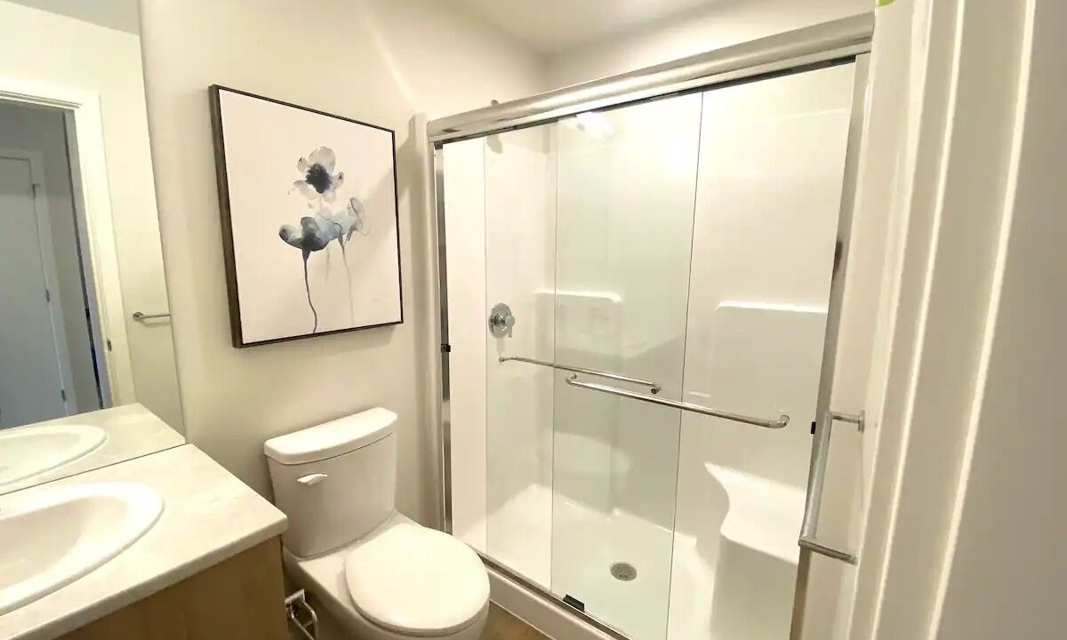 Photo of Bathroom in Booktown