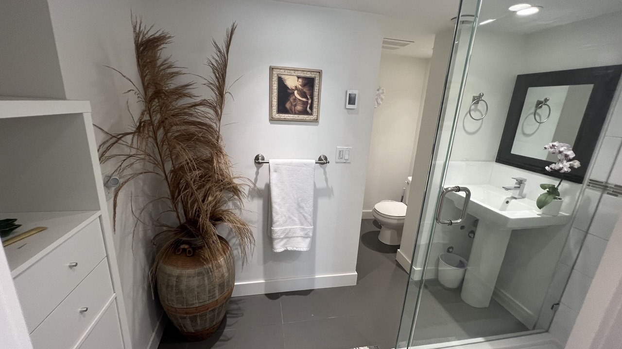 Photo of Bathroom in Central Lonsdale