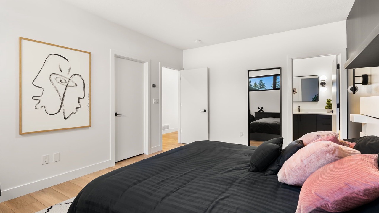Photo of Bedroom in White City