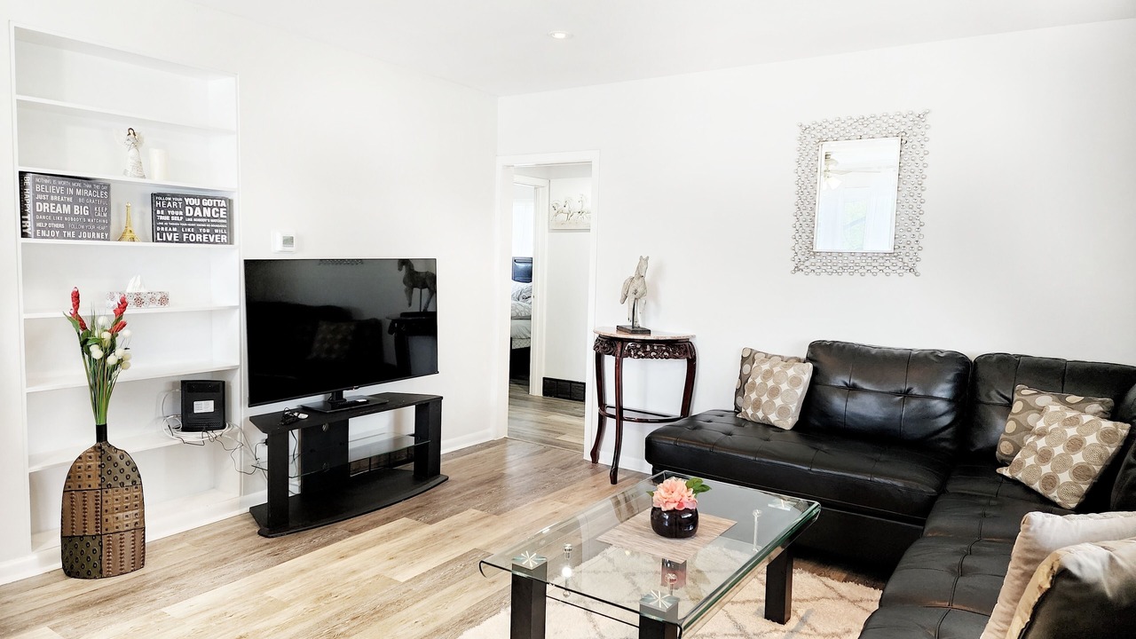 Photo of Livingroom in Fonthill