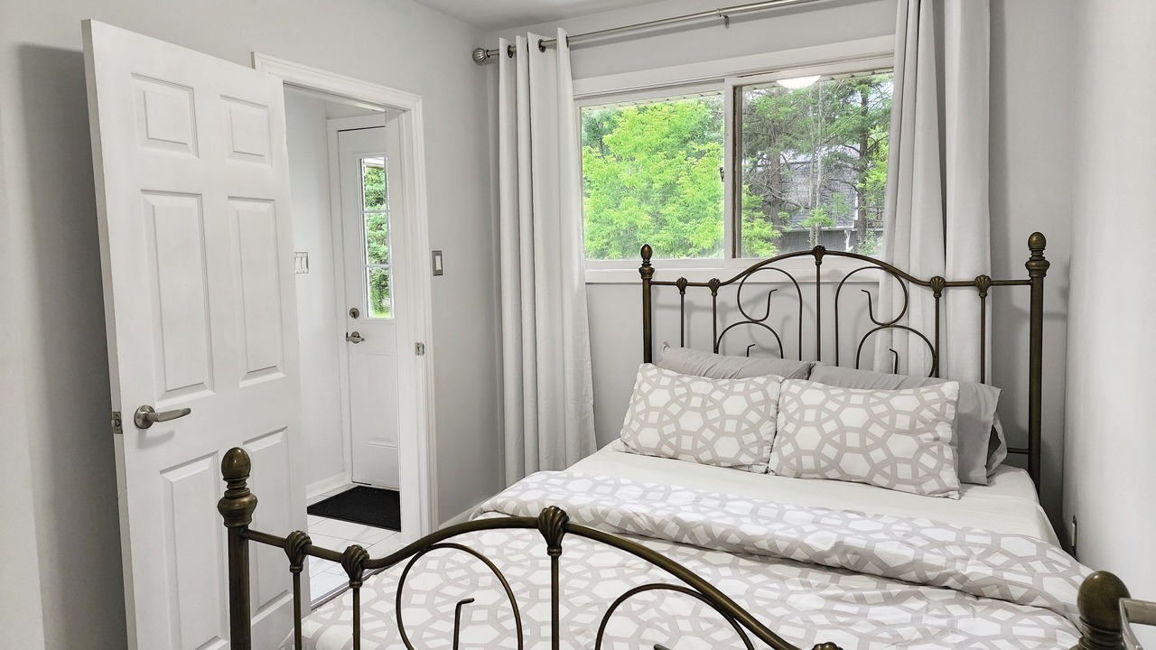 Photo of Bedroom in Fonthill