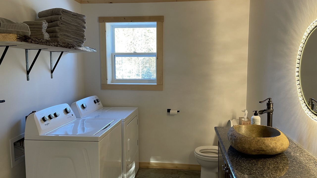Photo of Bathroom in Saint-Hermenegilde