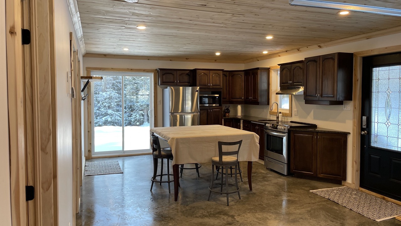 Photo of Kitchen in Saint-Hermenegilde