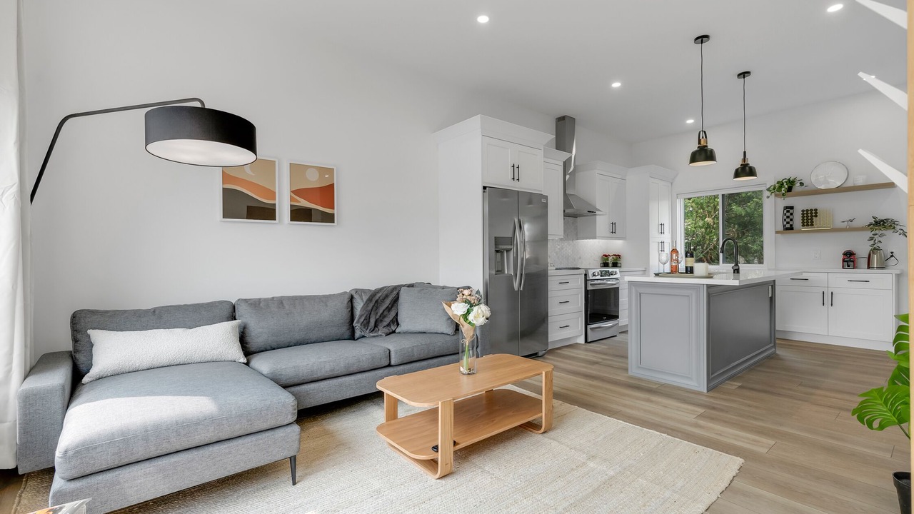 Photo of Livingroom in Bowmanville