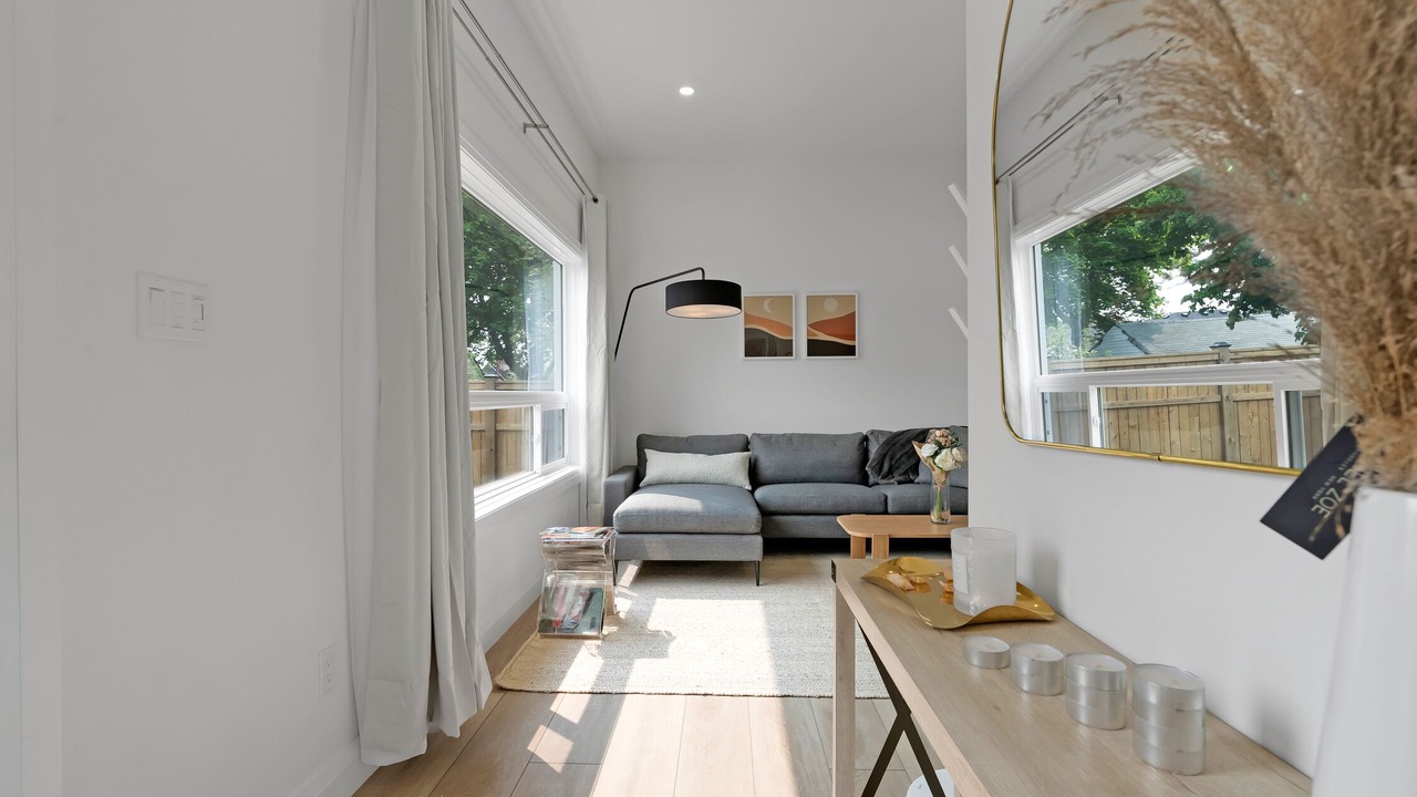Photo of Livingroom in Bowmanville