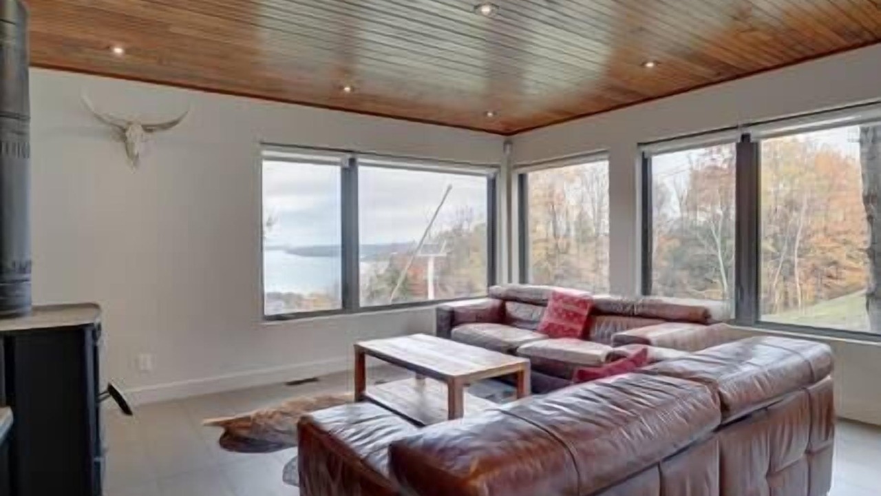 Photo of Bedroom in Owl's Head Ski Resort