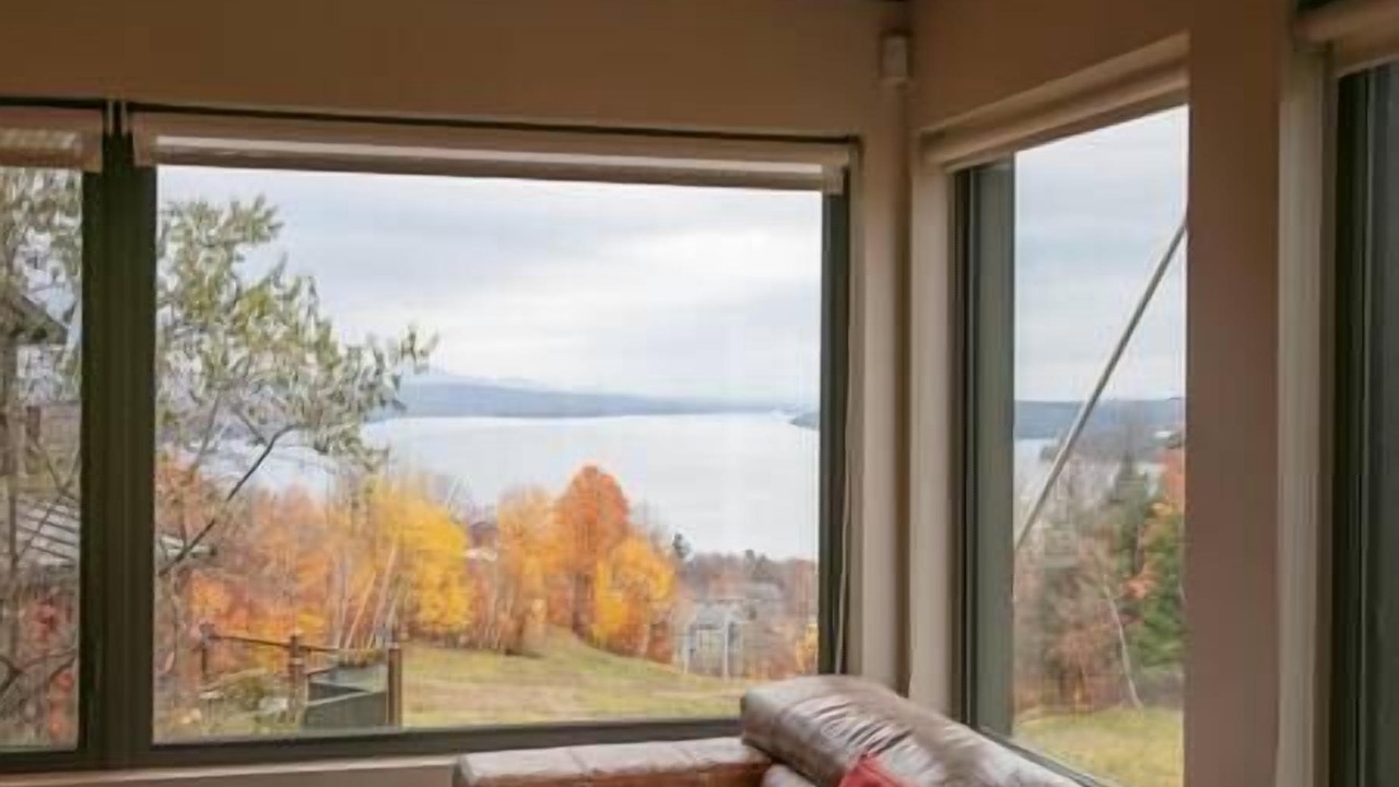 Photo of Bedroom in Owl's Head Ski Resort