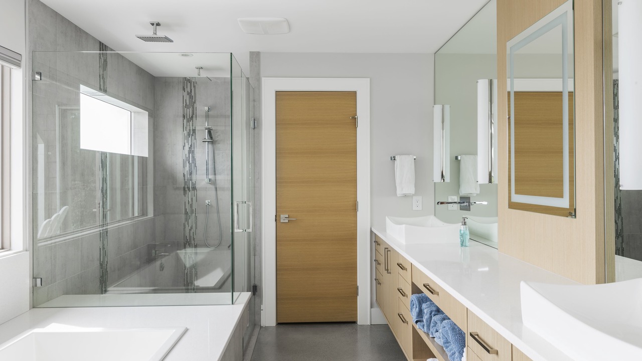 Photo of Bathroom in Saanich East