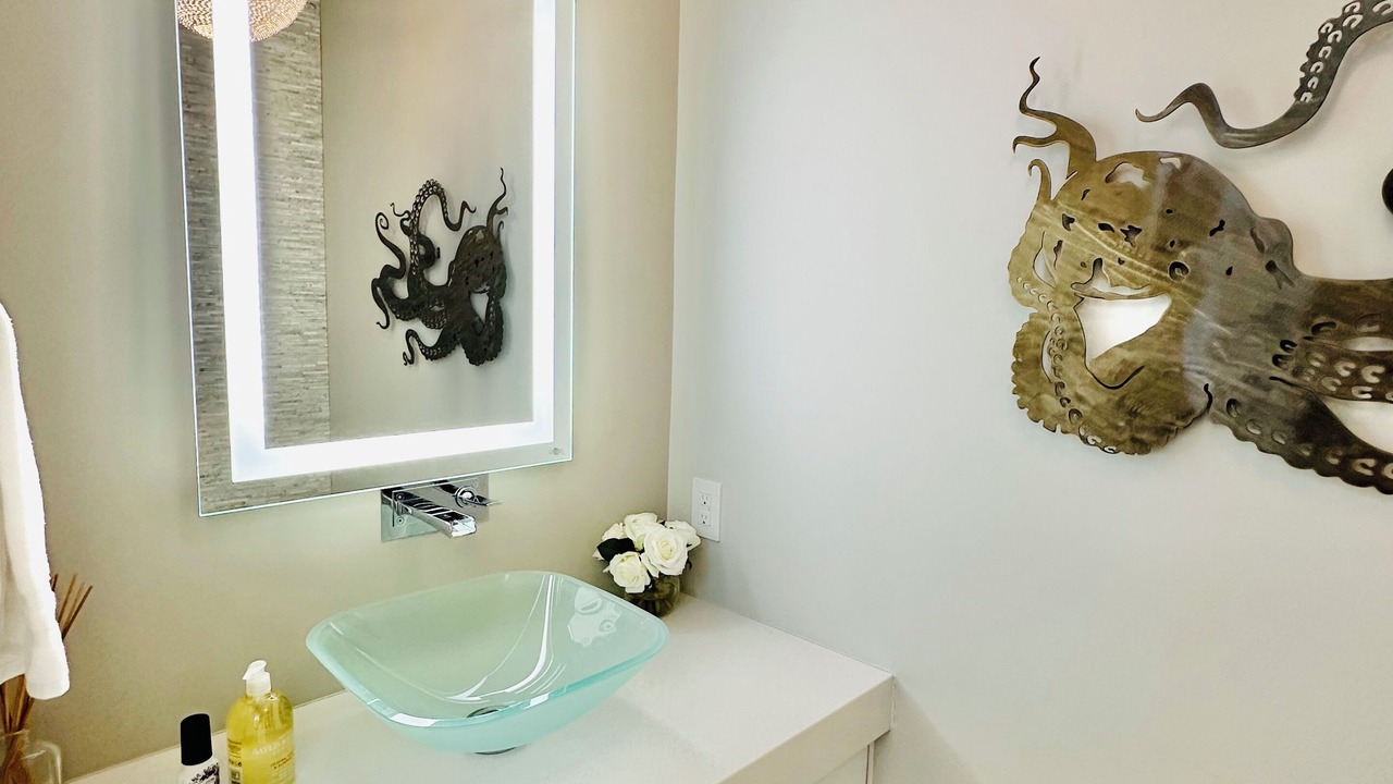 Photo of Bathroom in Saanich East