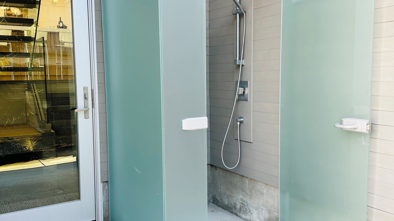 Photo of Bathroom in Saanich East