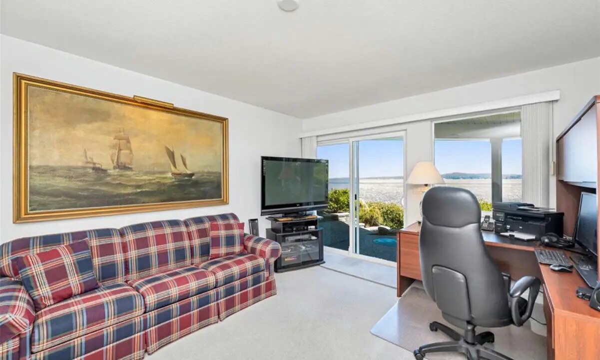 Photo of Livingroom in Chemainus