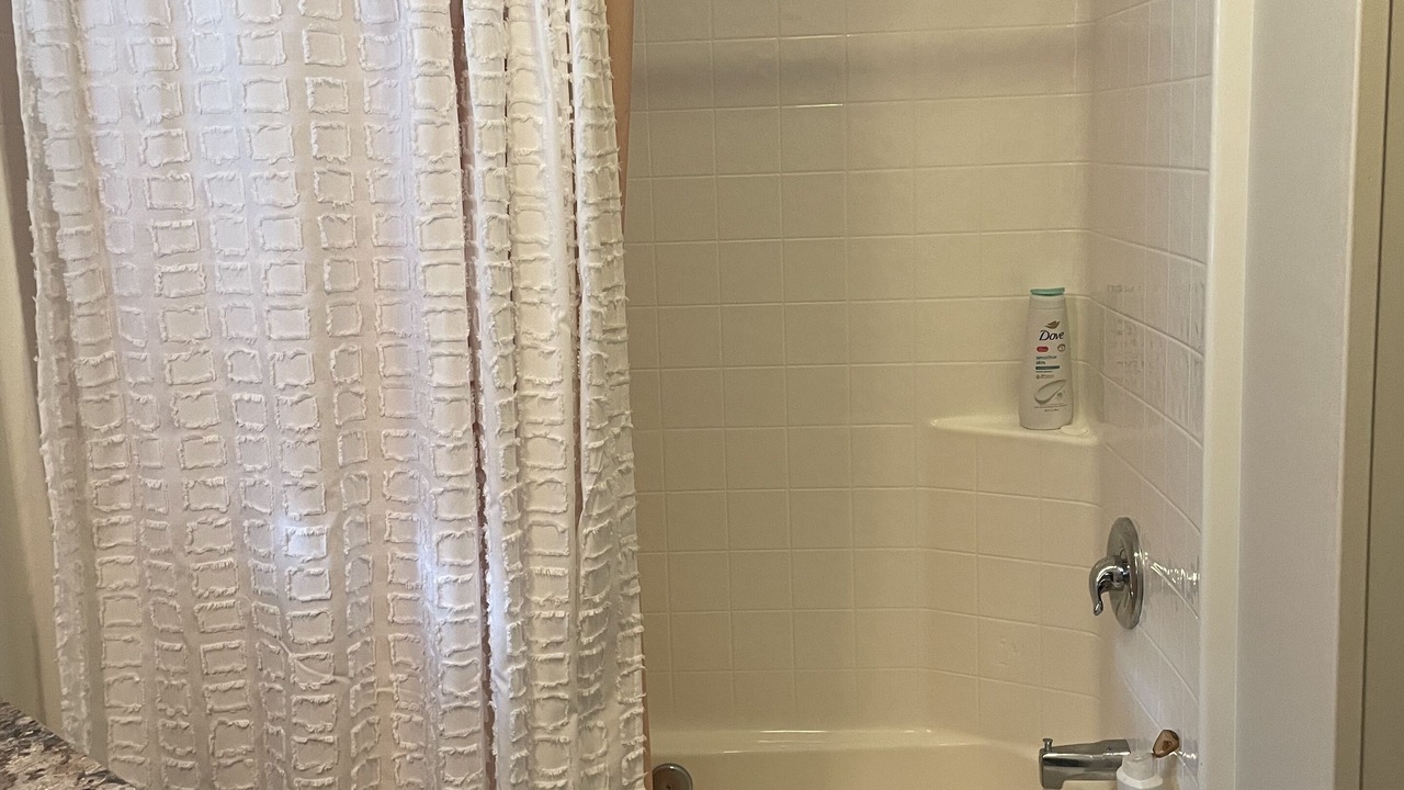 Photo of Bathroom in Parkland Beach
