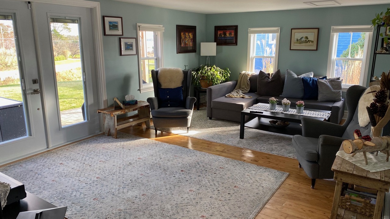 Photo of Livingroom in East River Point