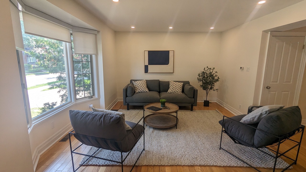 Photo of Livingroom in East York