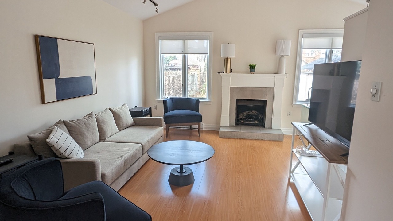 Photo of Livingroom in East York
