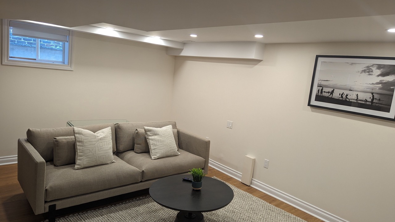 Photo of Livingroom in East York