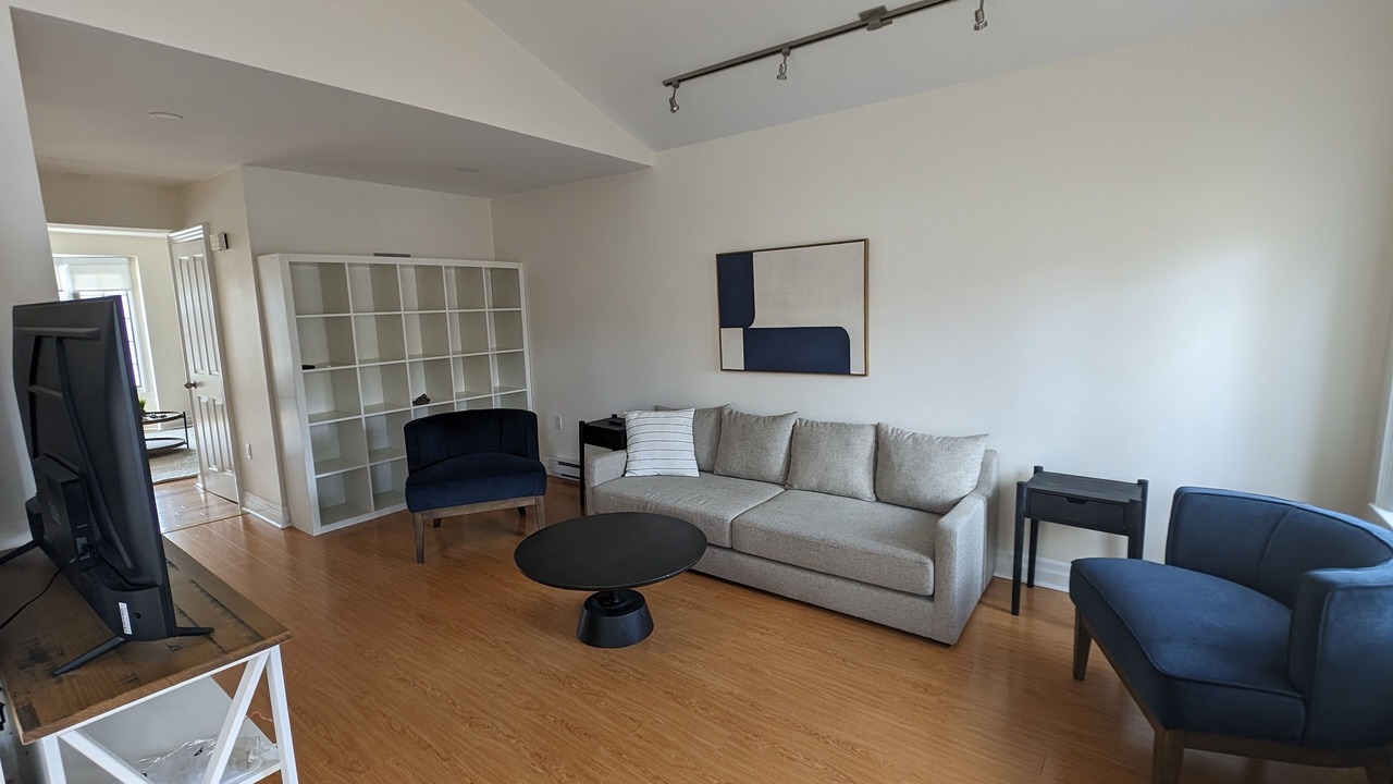Photo of Livingroom in East York