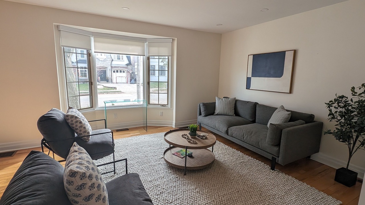 Photo of Livingroom in East York