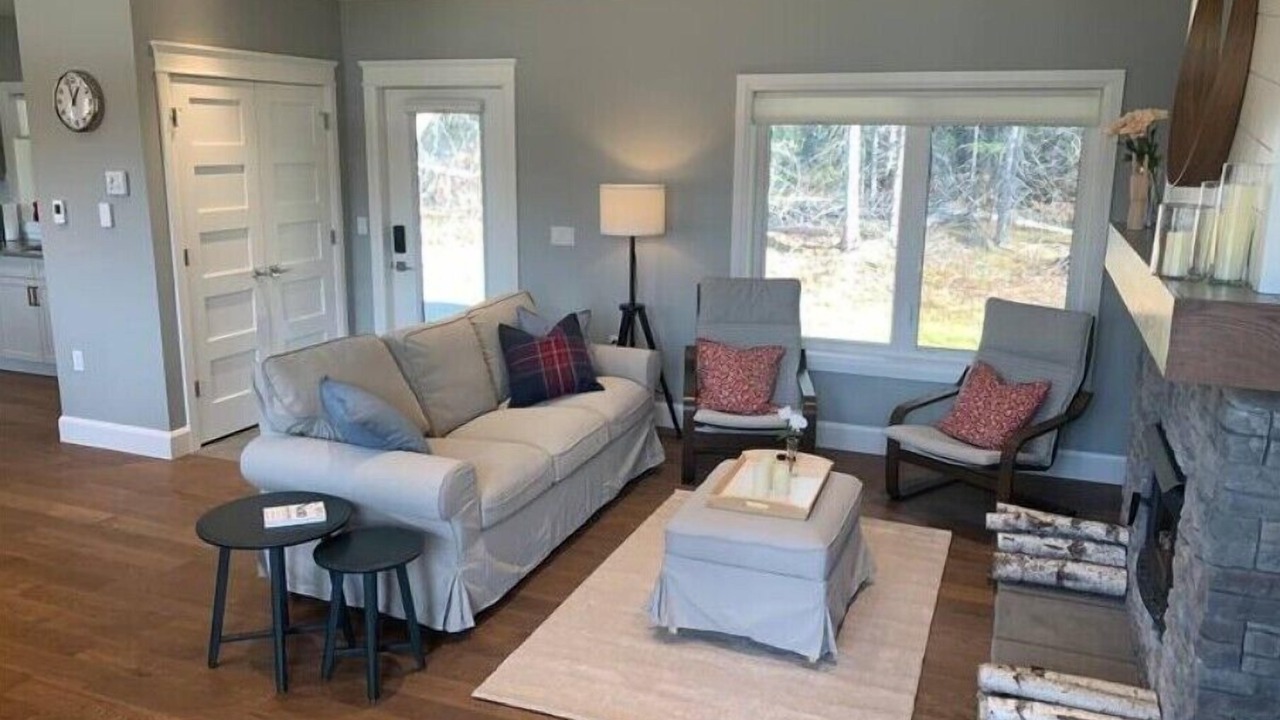 Photo of Livingroom in Amherst