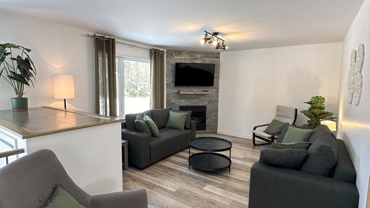Photo of Livingroom in Petite-Riviere-Saint-Francois