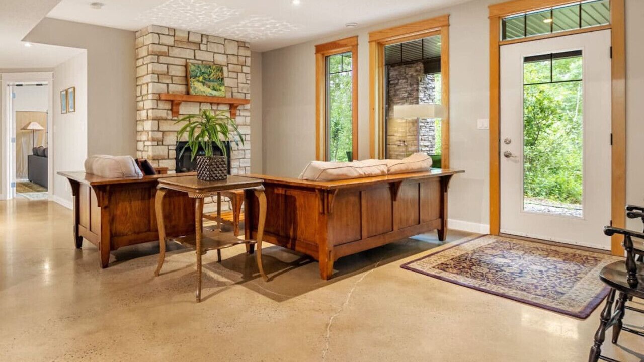 Photo of Livingroom in Springbank