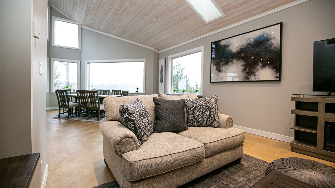 Photo of Livingroom in Juan de Fuca Electoral Area
