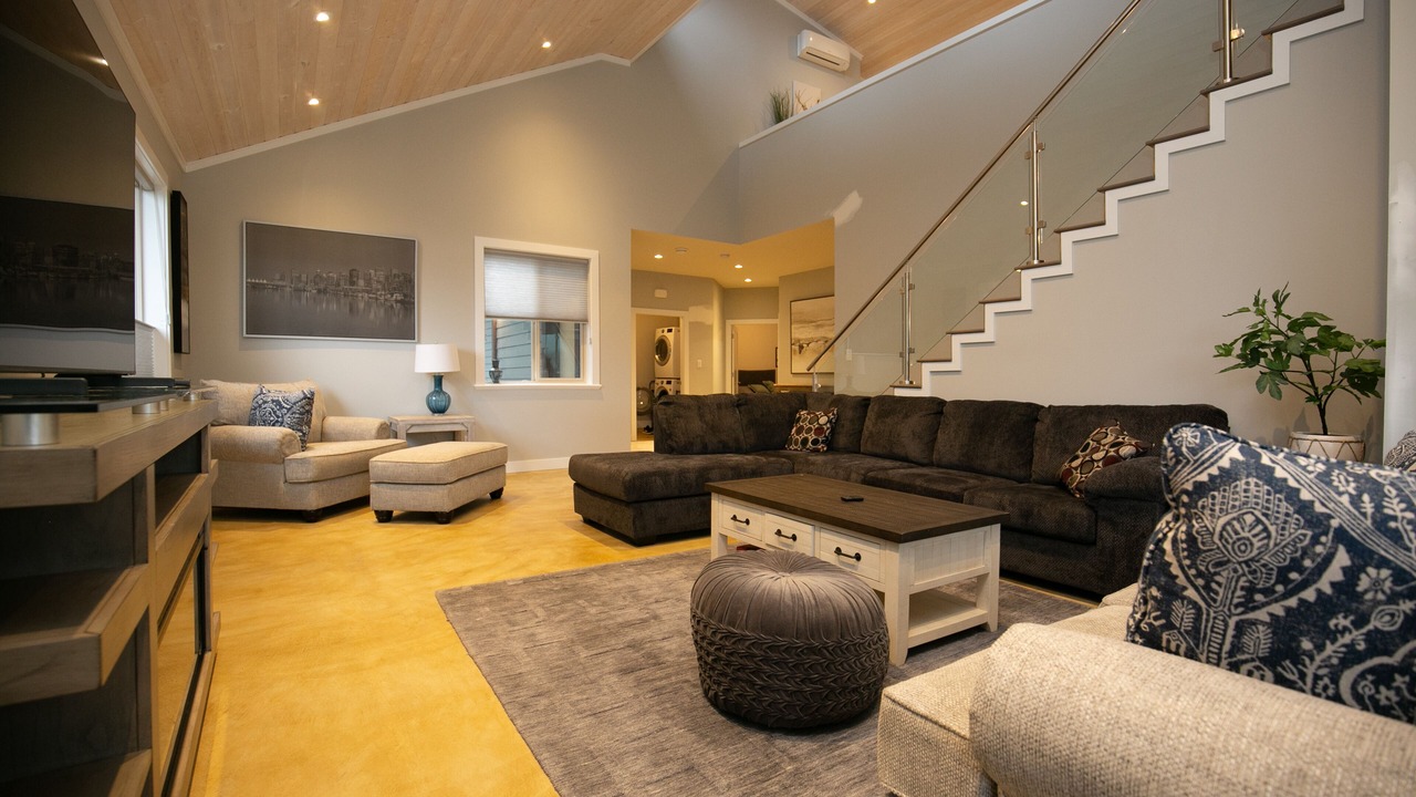 Photo of Livingroom in Juan de Fuca Electoral Area