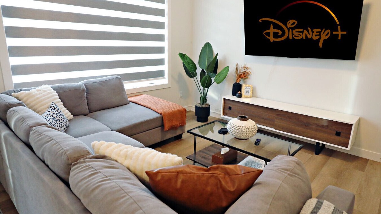 Photo of Livingroom in North Central Edmonton