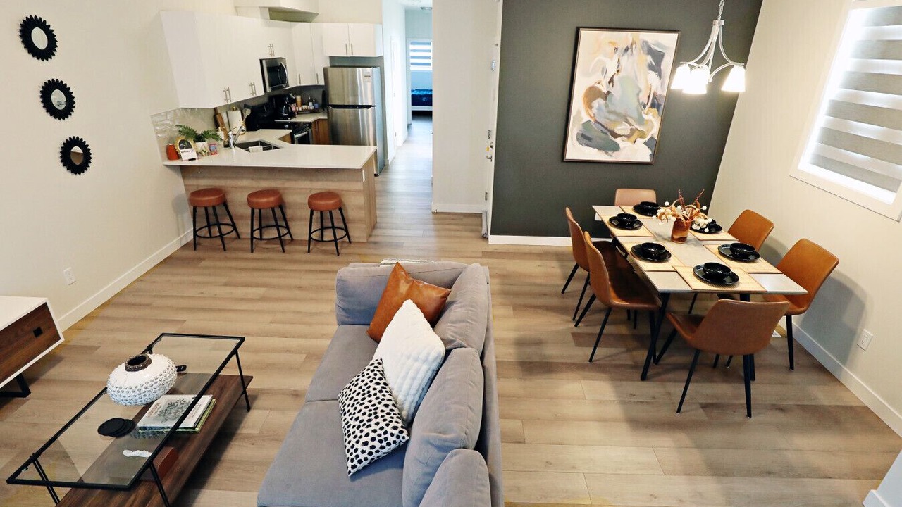 Photo of Livingroom in North Central Edmonton