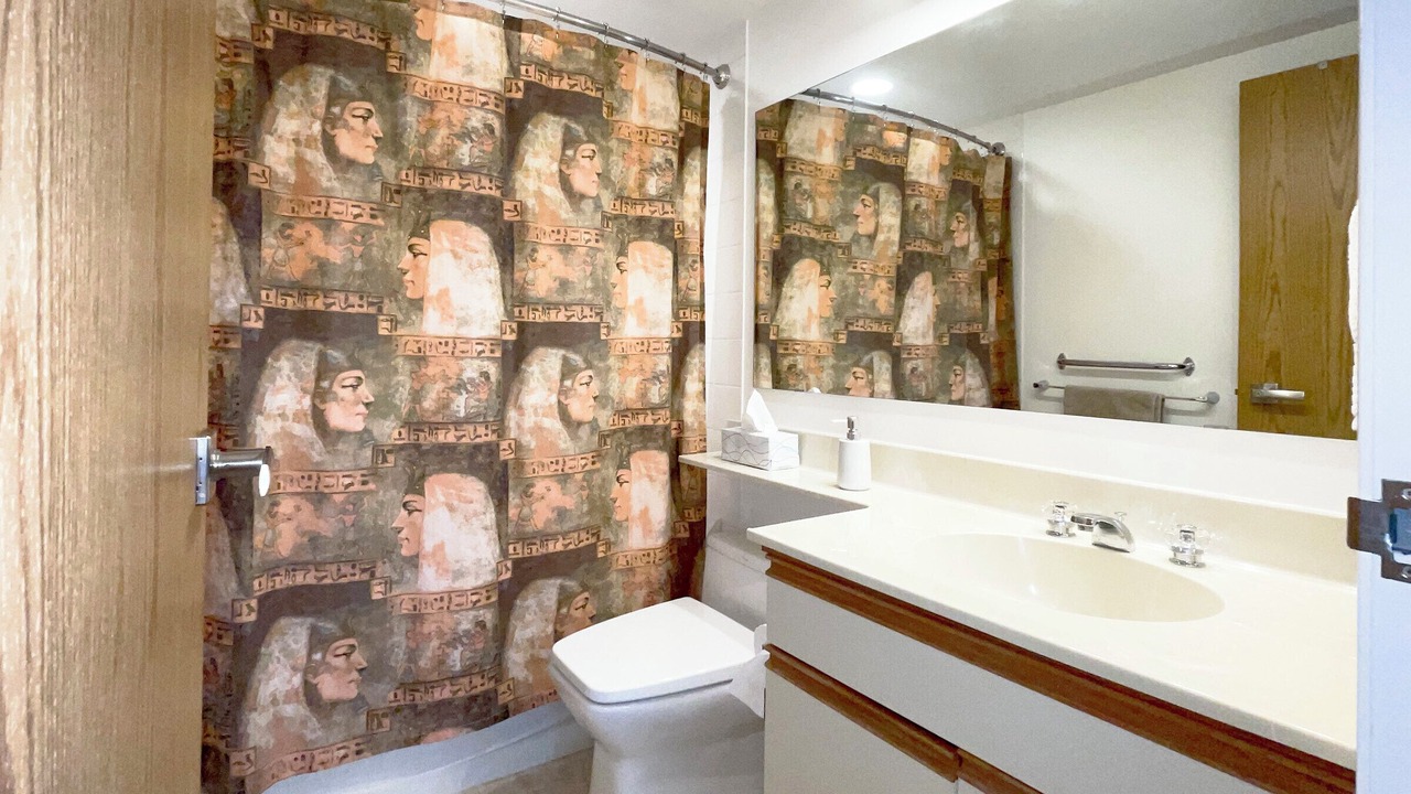 Photo of Bathroom in Booktown