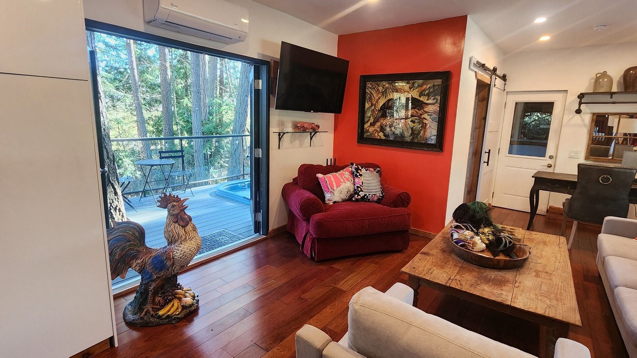 Photo of Livingroom in North Cowichan