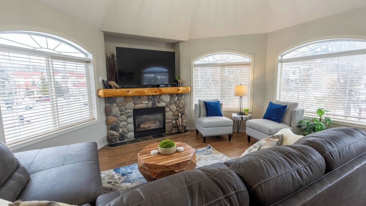 Photo of Livingroom in East Kootenay