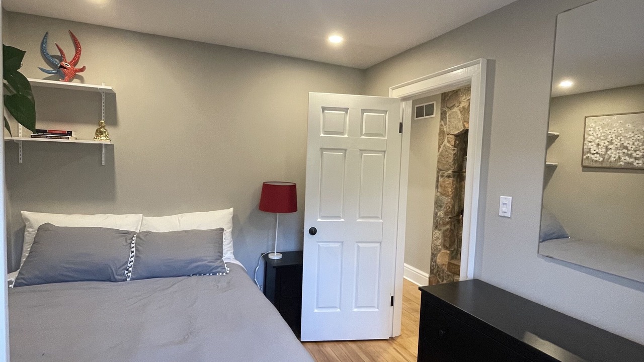 Photo of Bedroom in Alton