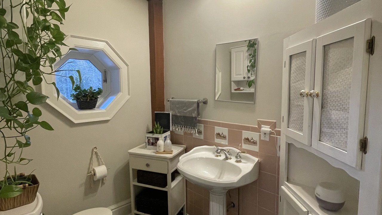 Photo of Bathroom in Alton