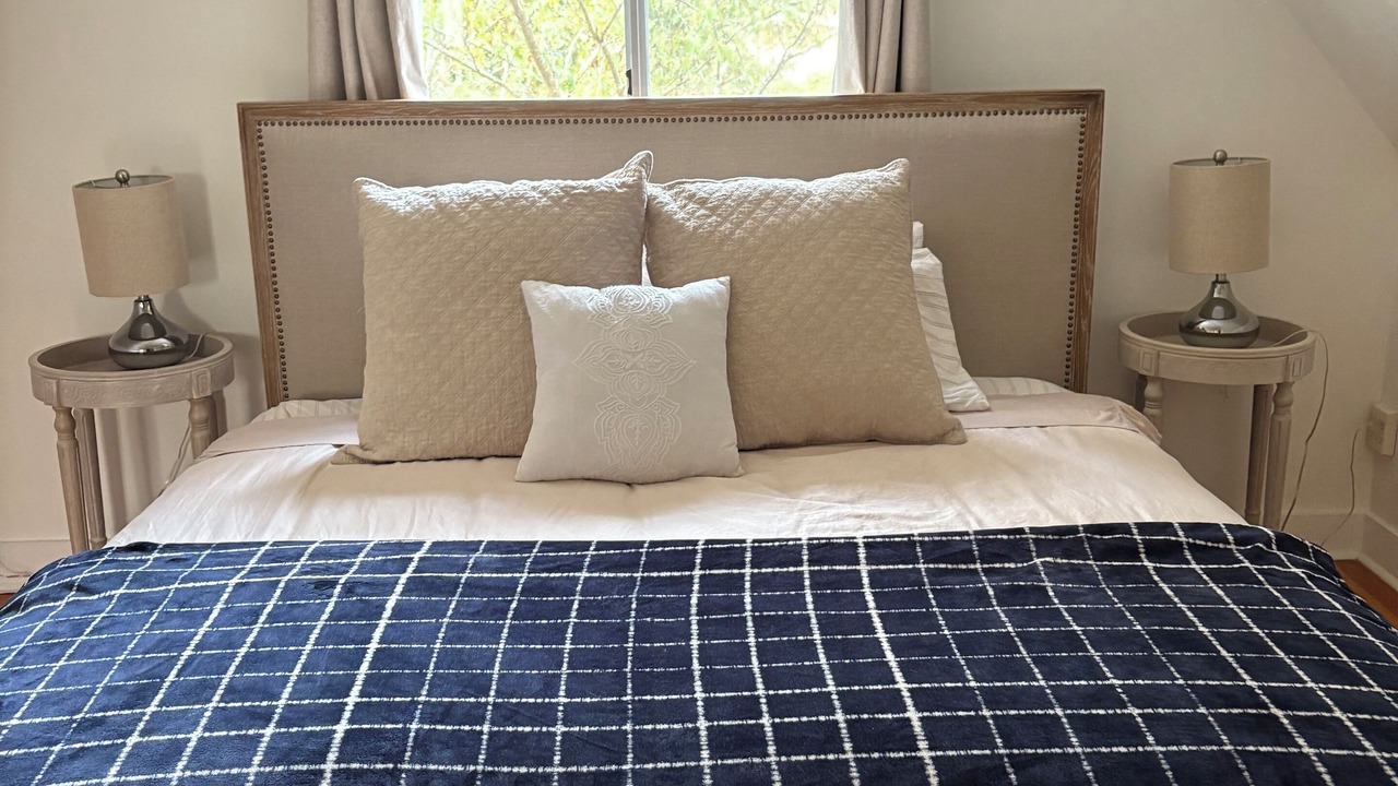 Photo of Bedroom in Saanich East