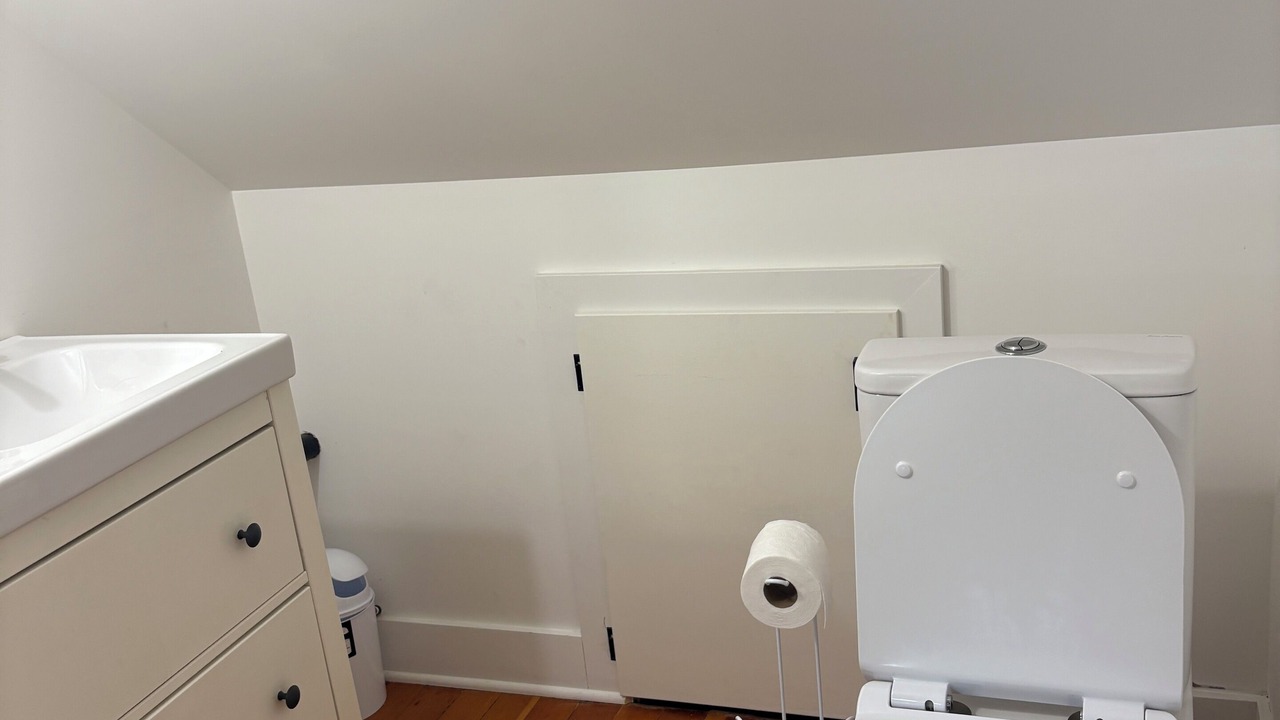 Photo of Bathroom in Saanich East