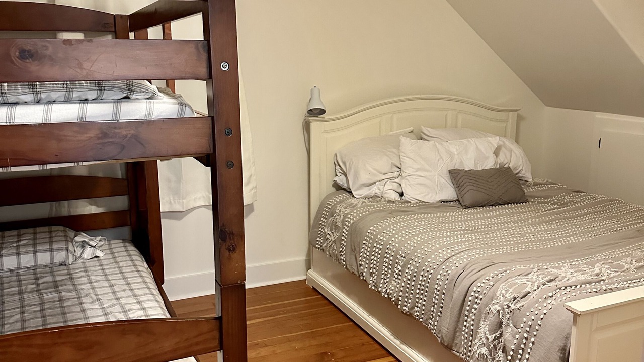 Photo of Bedroom in Saanich East