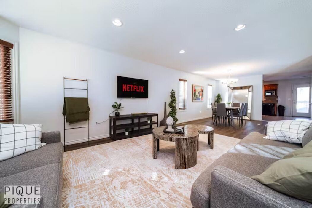 Photo of Livingroom in Jasper Place