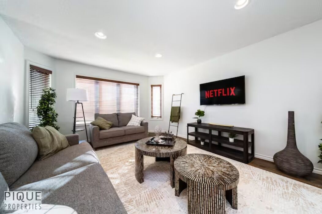 Photo of Livingroom in Jasper Place