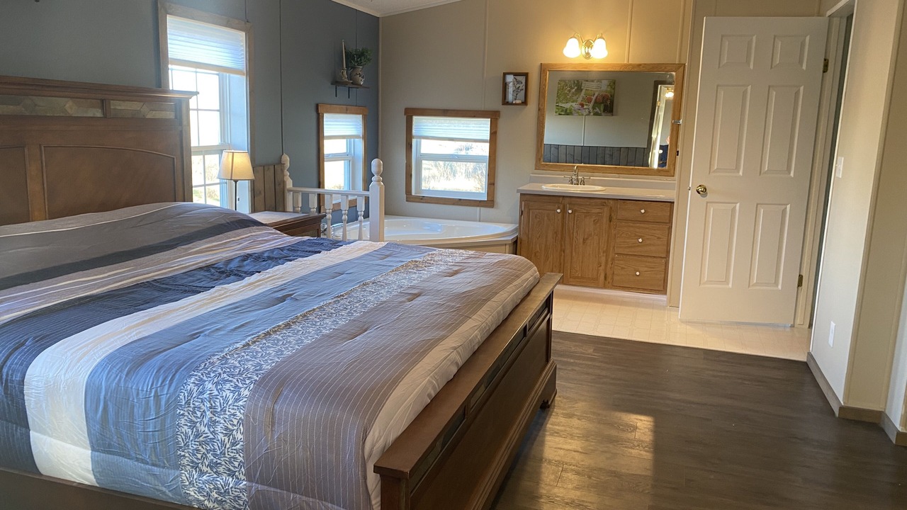 Photo of Bedroom in Lethbridge County