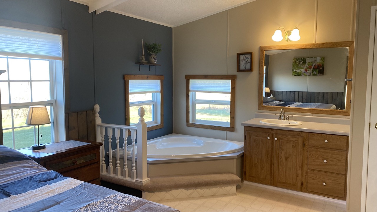 Photo of Bedroom in Lethbridge County