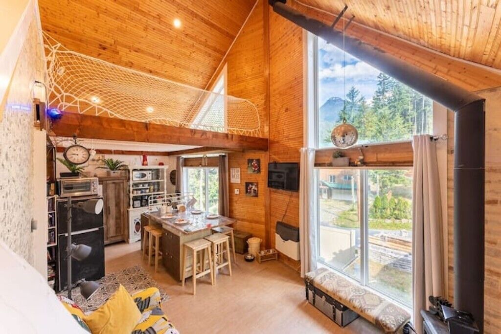 Photo of Bedroom in Sunshine Valley