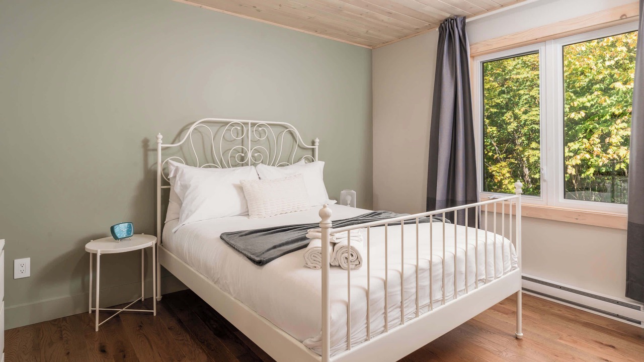 Photo of Bedroom in Val-des-Lacs