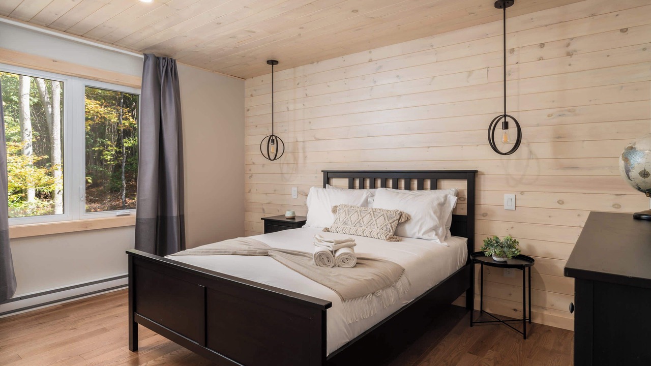 Photo of Bedroom in Val-des-Lacs
