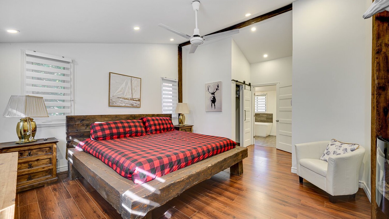 Photo of Bedroom in St-Adolphe-d'Howard