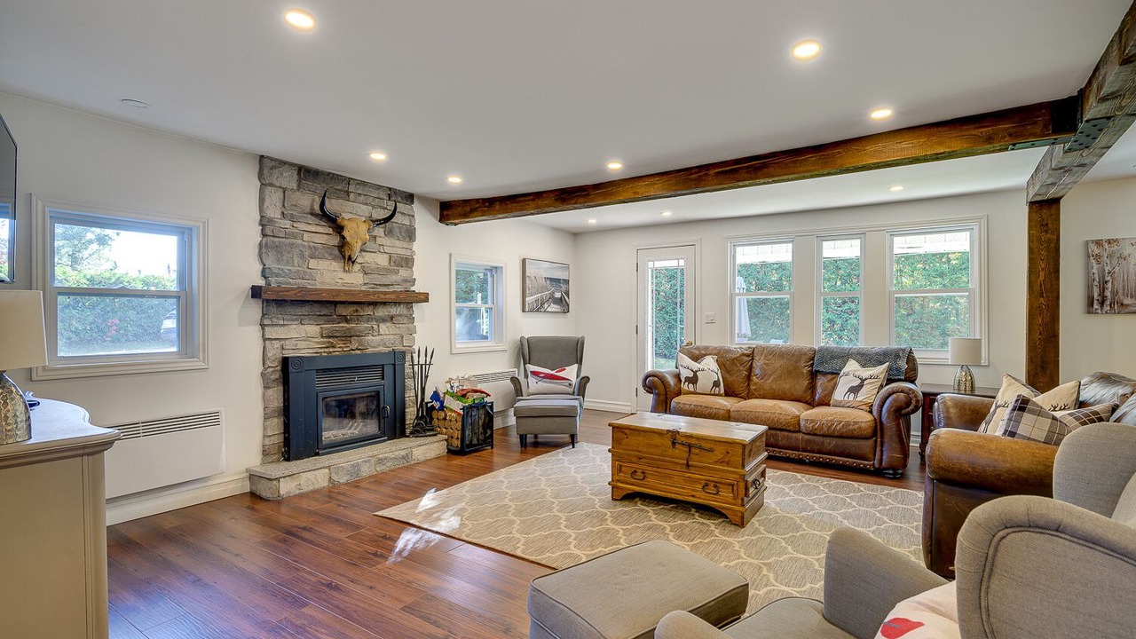 Photo of Livingroom in St-Adolphe-d'Howard