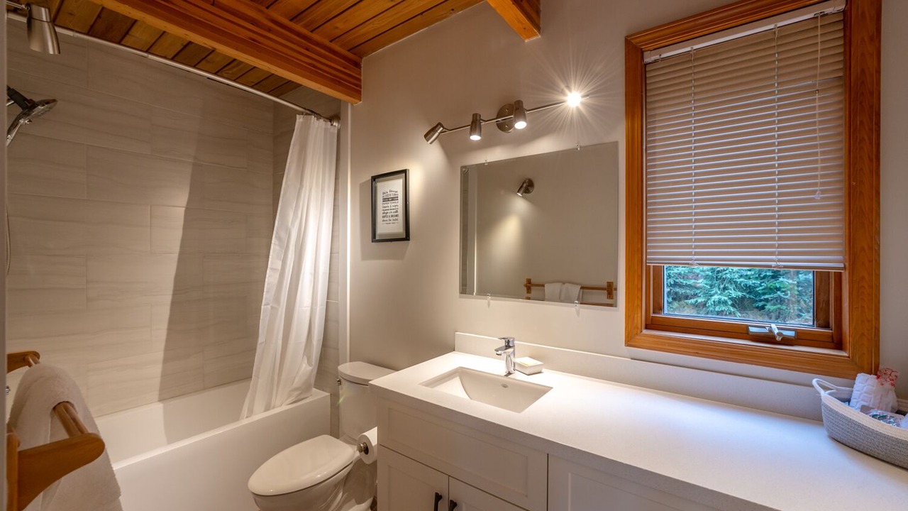 Photo of Bathroom in Okanagan-Similkameen
