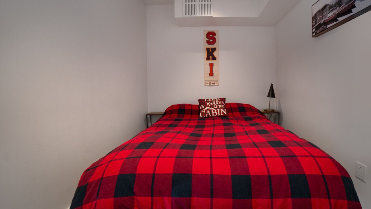 Photo of Bedroom in Okanagan-Similkameen